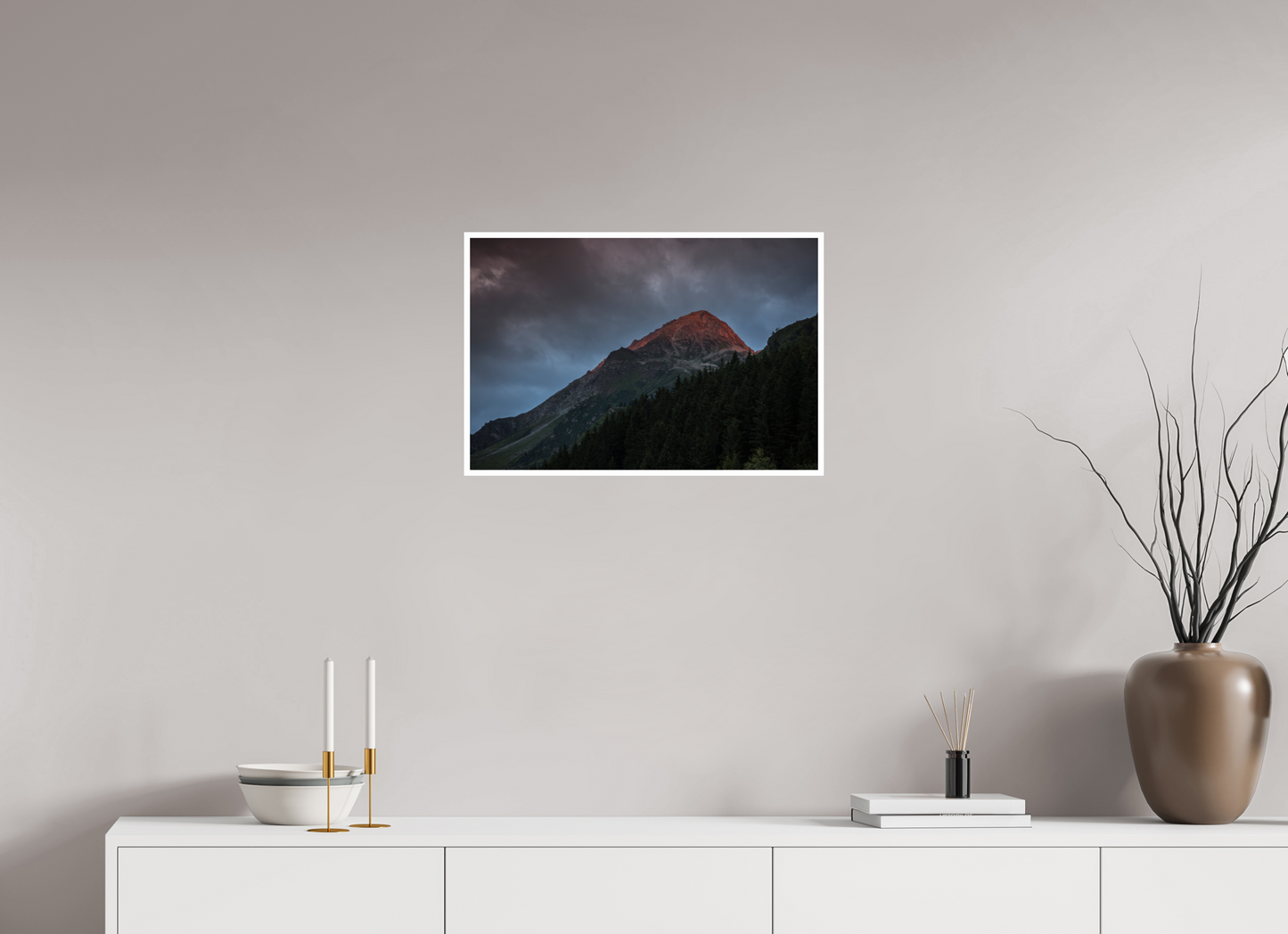 Tirage photo d'art représentant un paysage alpin au coucher du soleil dans les Alpes françaises.